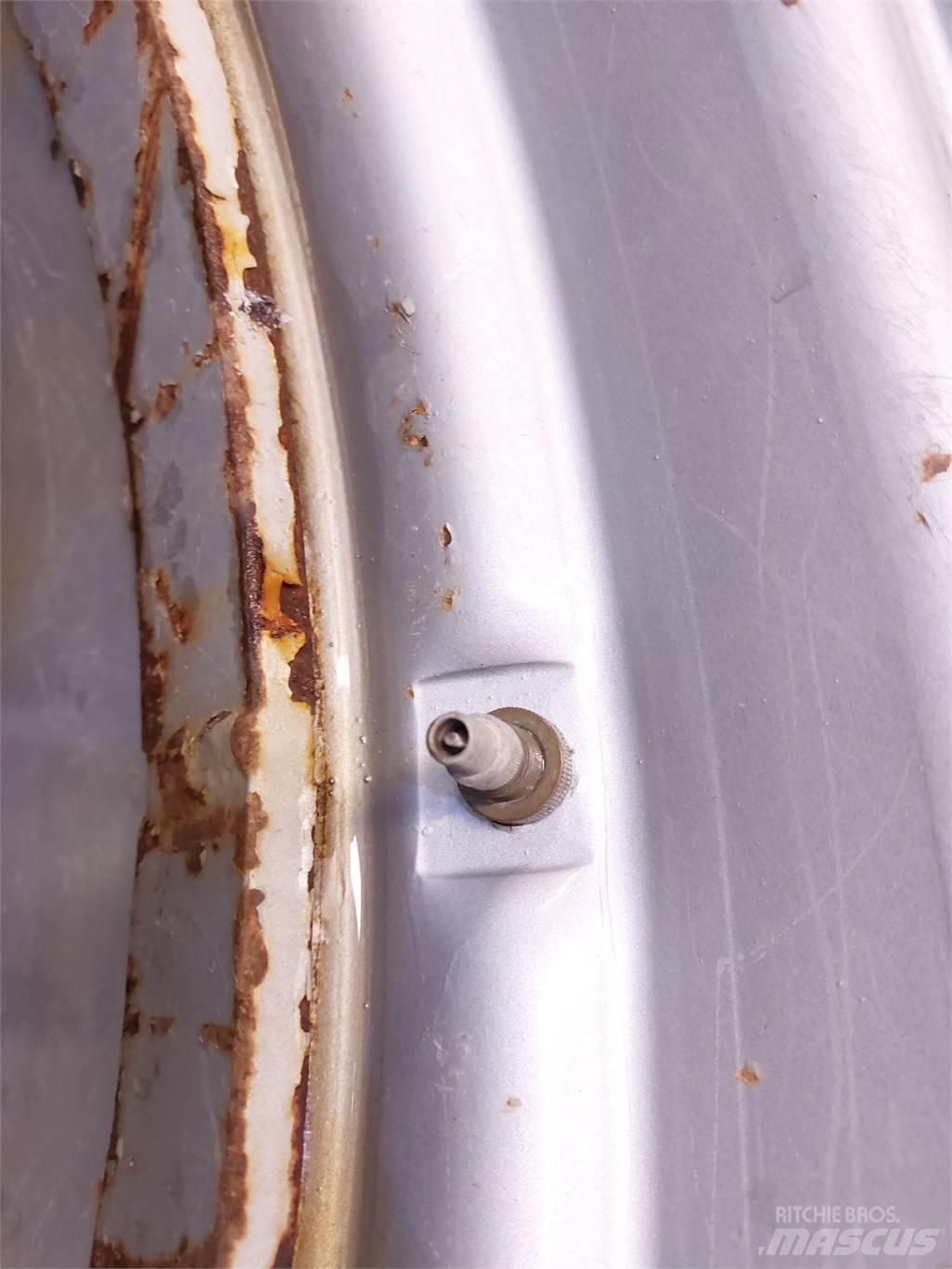  42 650/65R42 Dekk, hjul og felger
