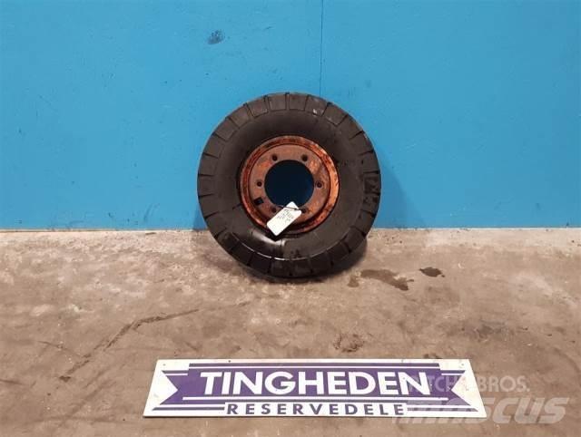  9 7.00-9 Dekk, hjul og felger