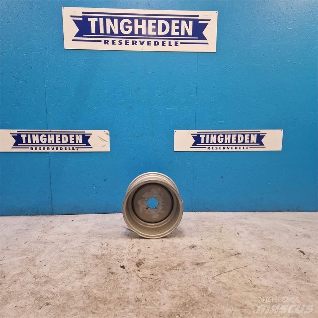  9 9.00x15.3 Dekk, hjul og felger