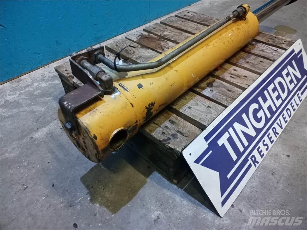 CASE 595 Bommer og stikker