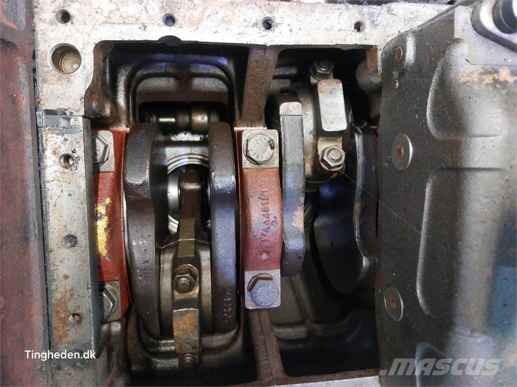 CASE D268 Motorer
