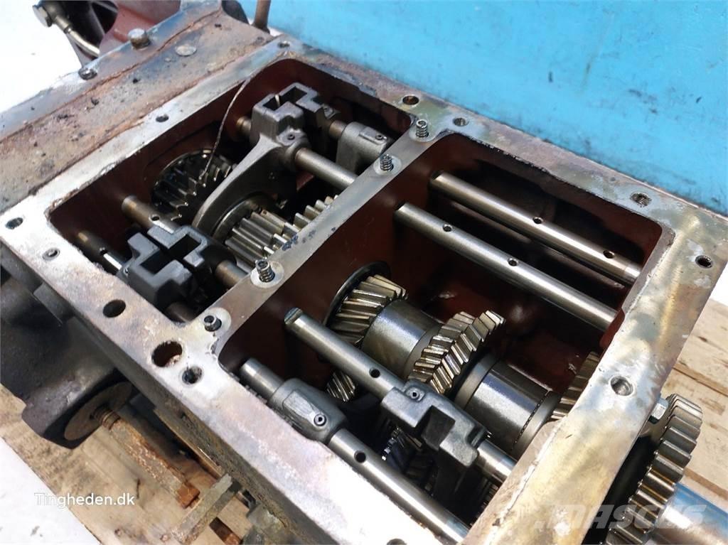 CASE Farmall 95A Girkasse