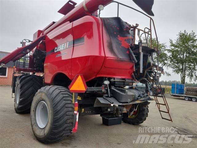 Case IH 8010 Skurtreskere