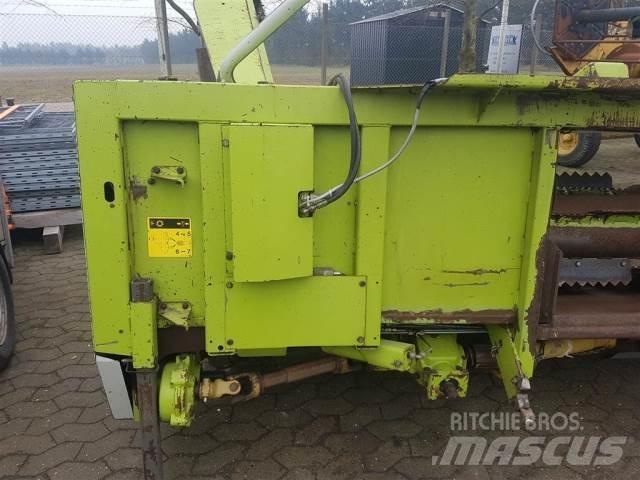 CLAAS 6218 8R Selvdrevne fôrhøstere