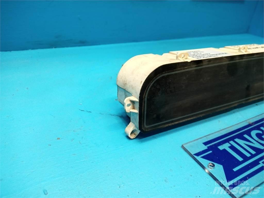 Ford 8210 Lys - Elektronikk