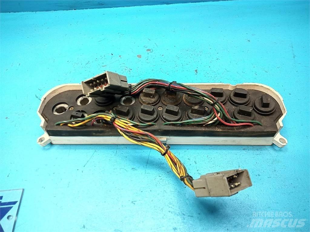 Ford 8210 Lys - Elektronikk