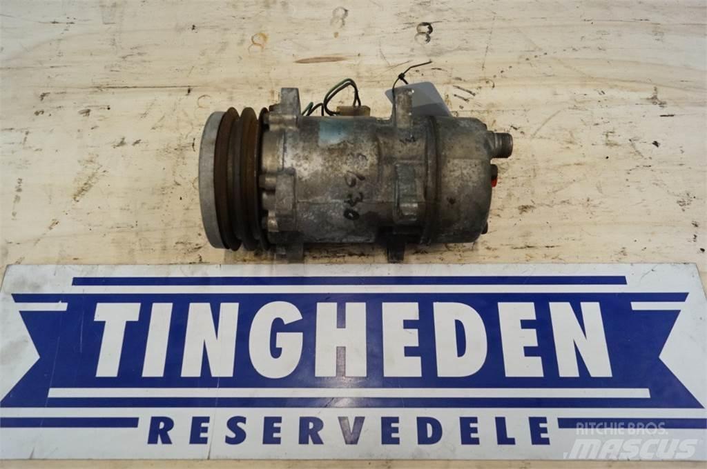 Ford 8630 Radiatorer