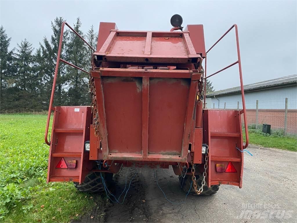 Hesston 4700 Firkantpresser