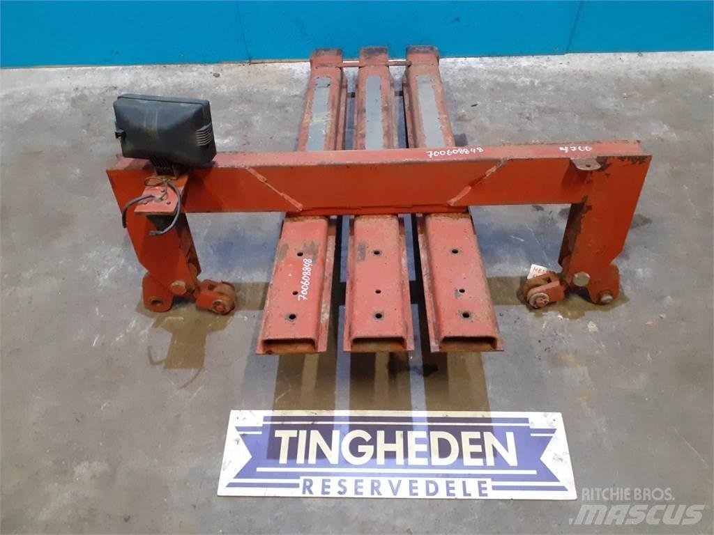 Hesston 4700 Balleklemme