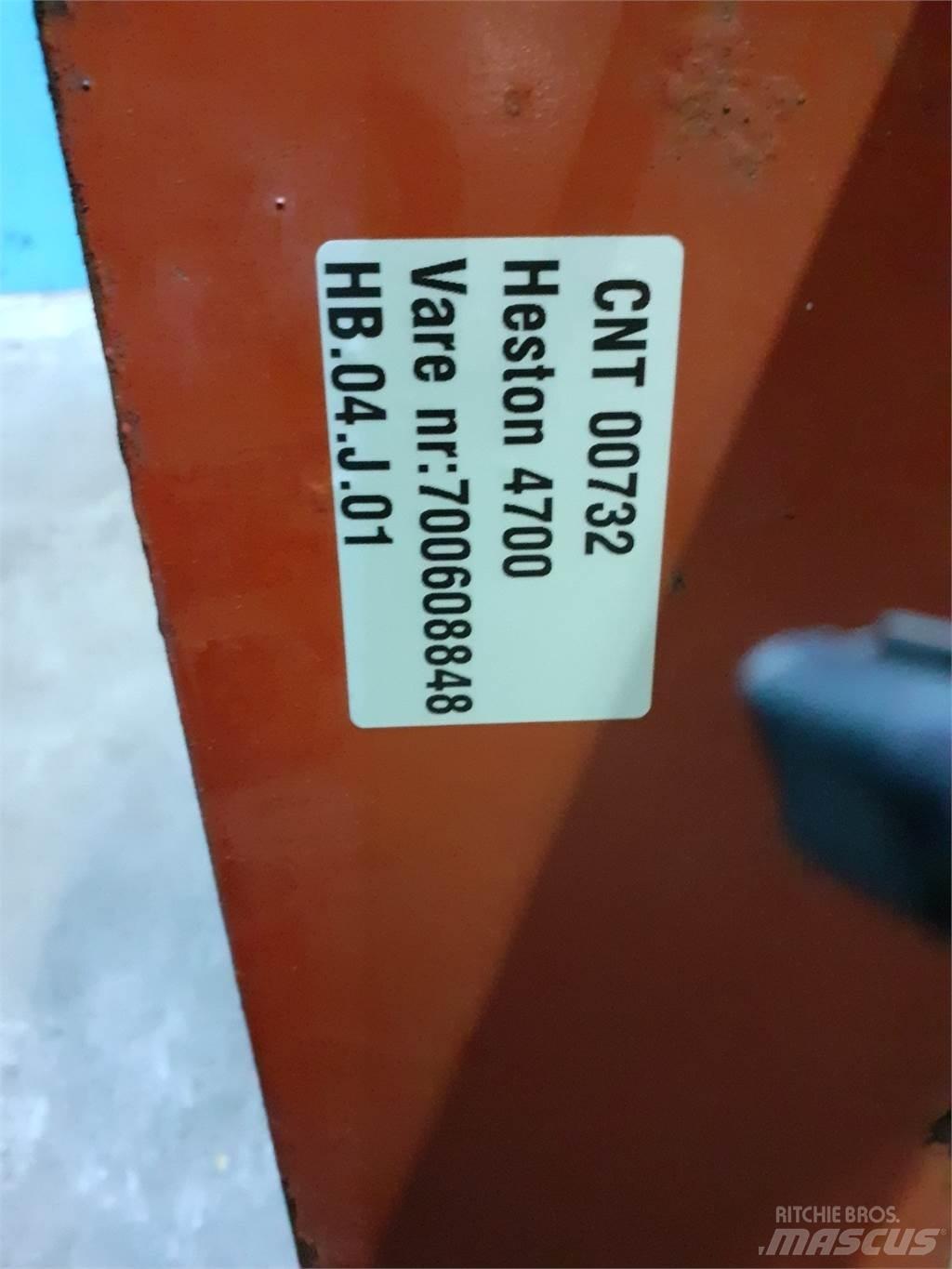 Hesston 4700 Balleklemme