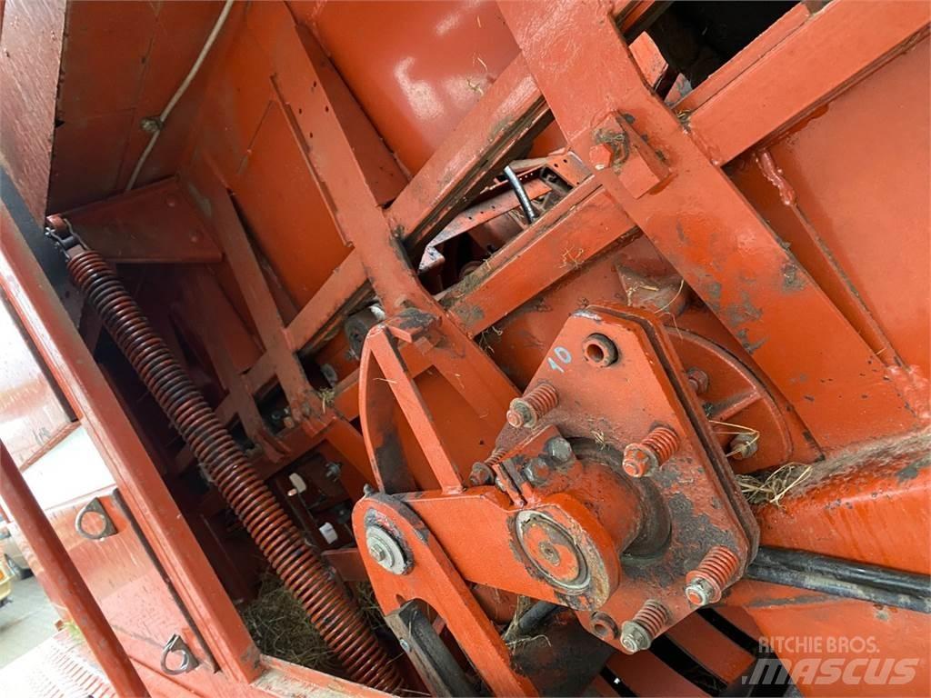 Hesston 4700 Firkantpresser