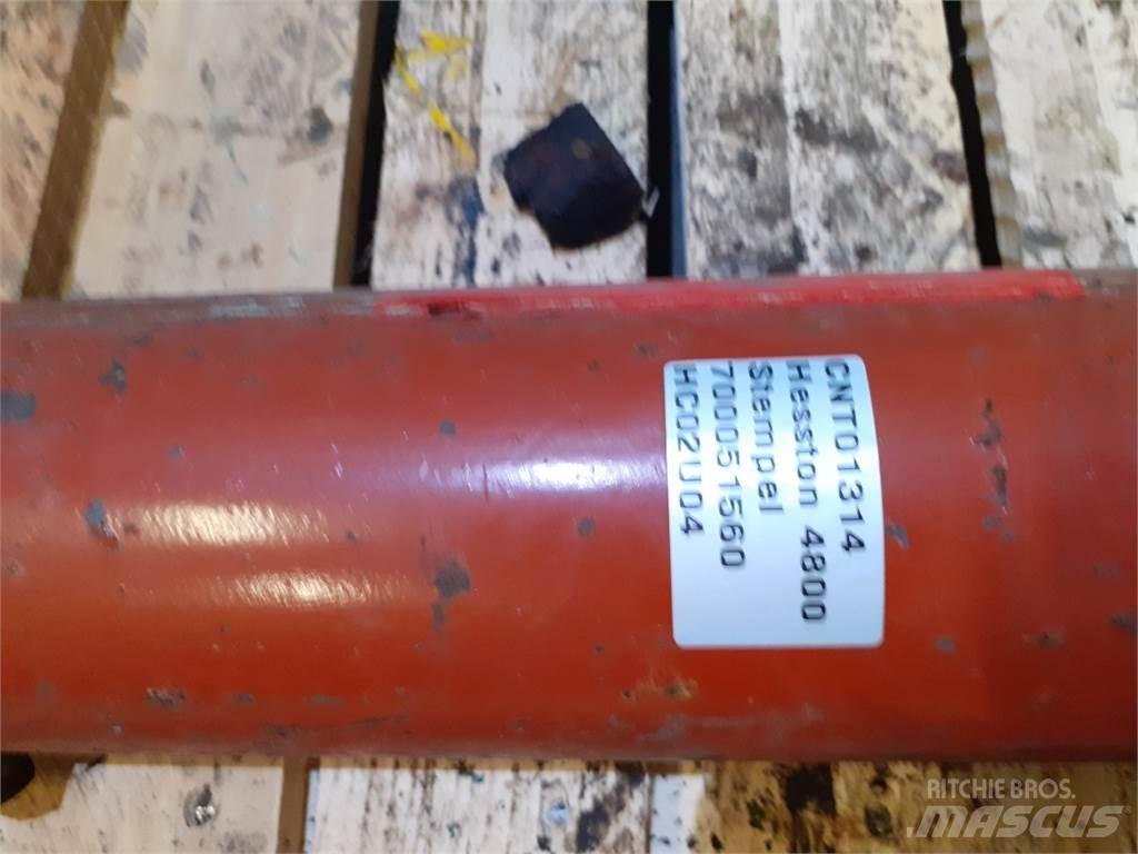 Hesston 4800 Balleklemme