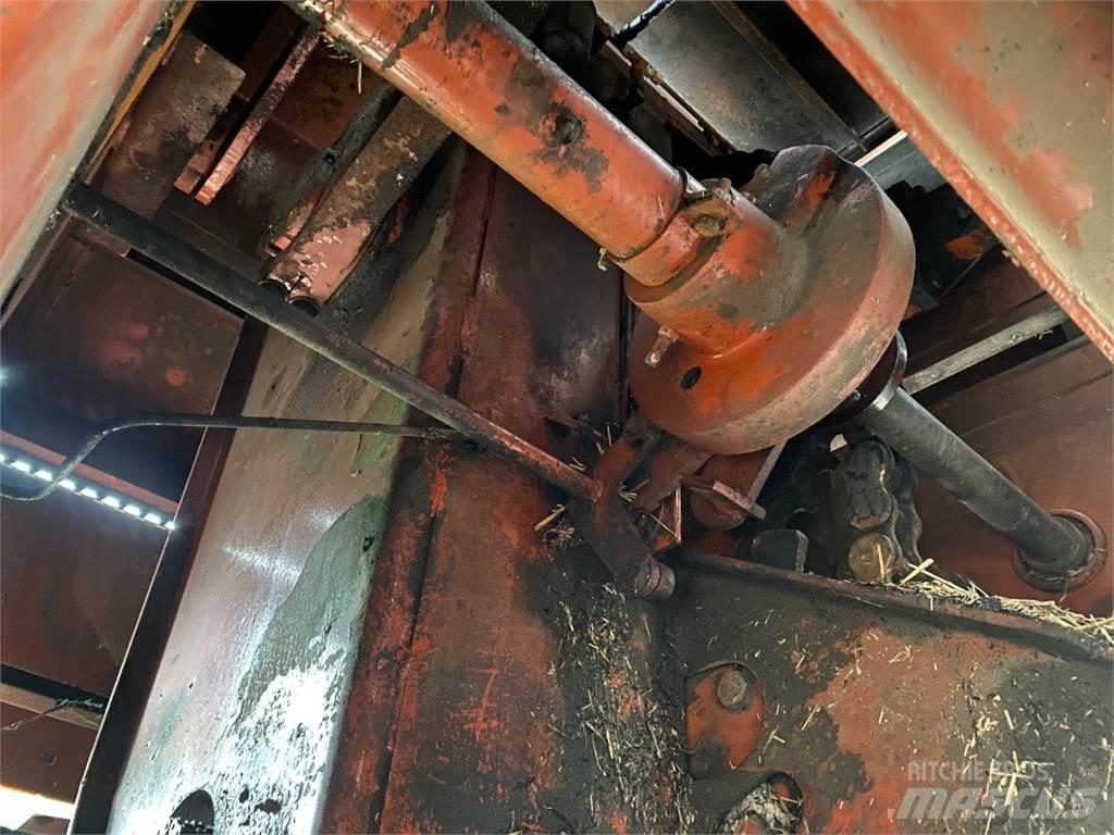 Hesston 4800 Firkantpresser