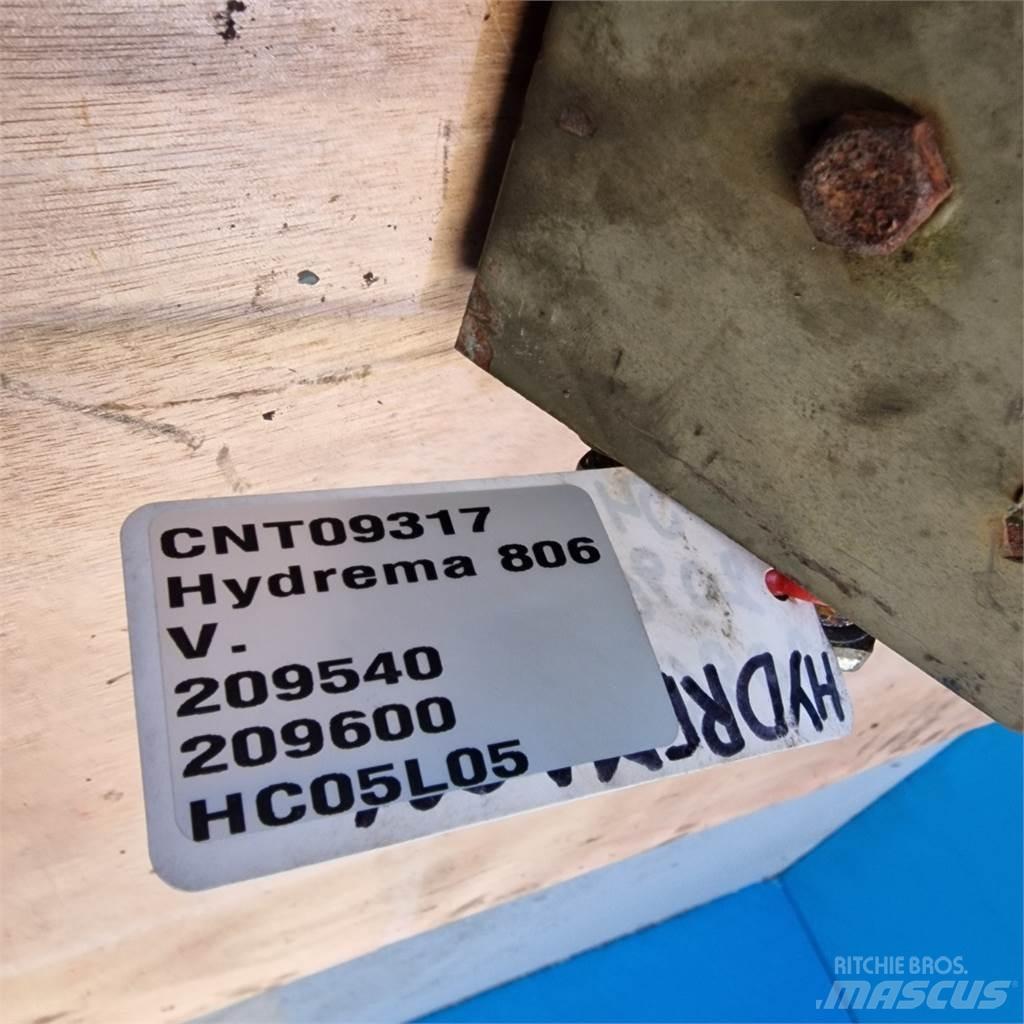 Hydrema 806 Bommer og stikker