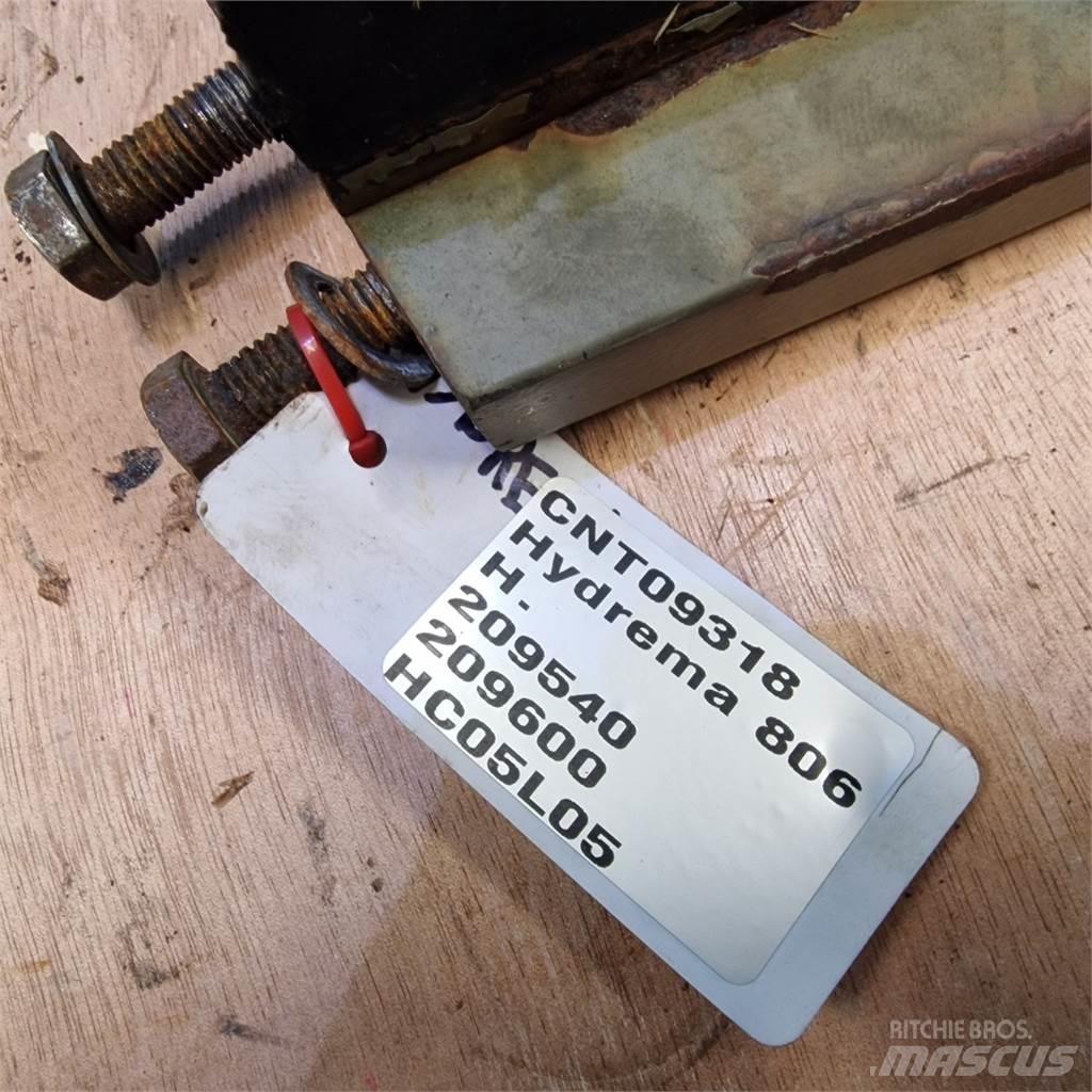 Hydrema 806 Bommer og stikker