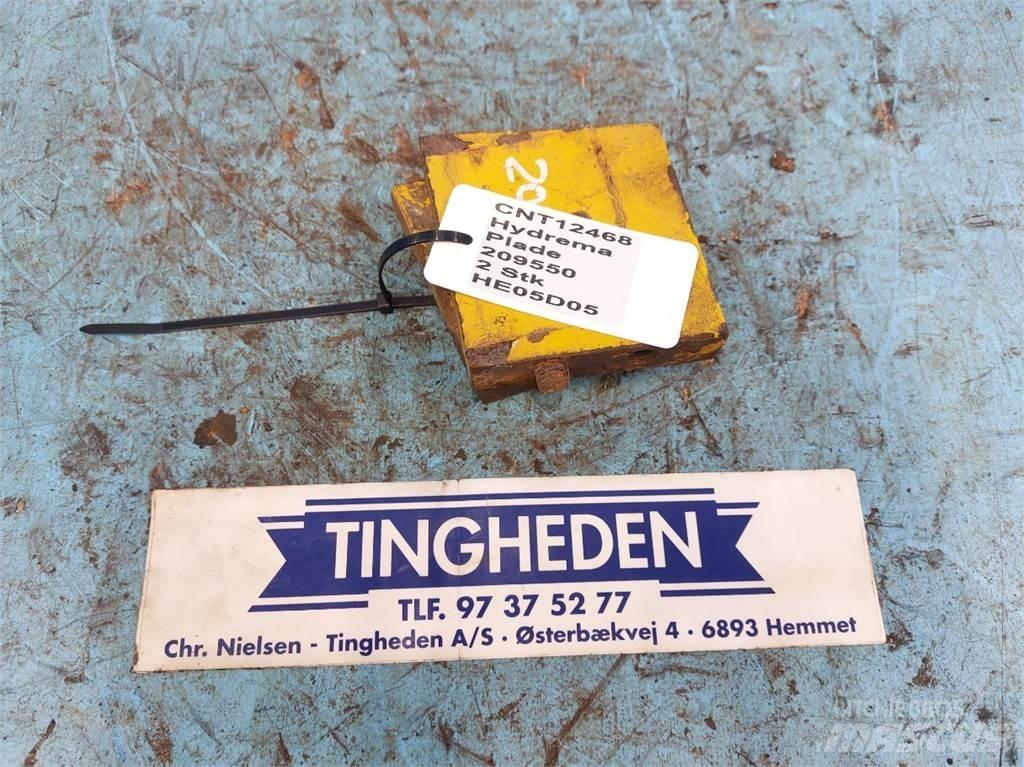 Hydrema 906 Bommer og stikker