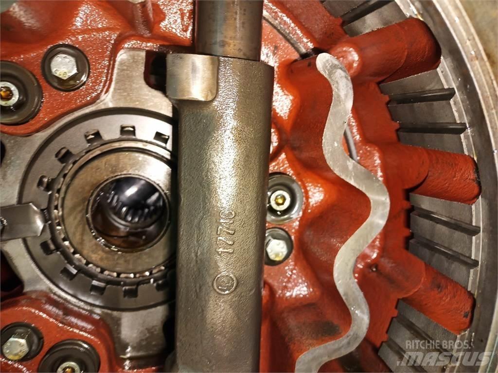 Hydrema 906B Aksler