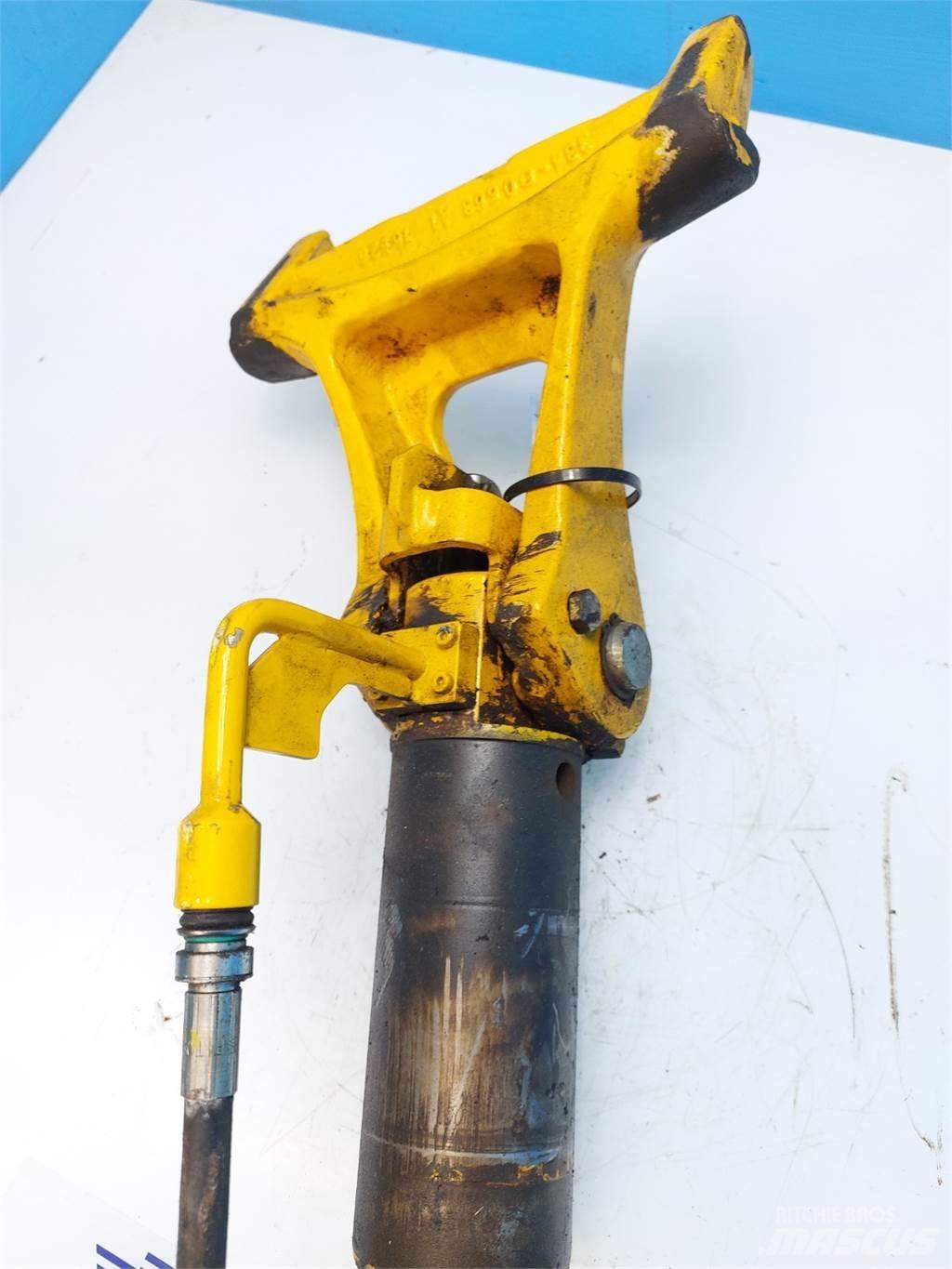 JCB 4CX Bommer og stikker