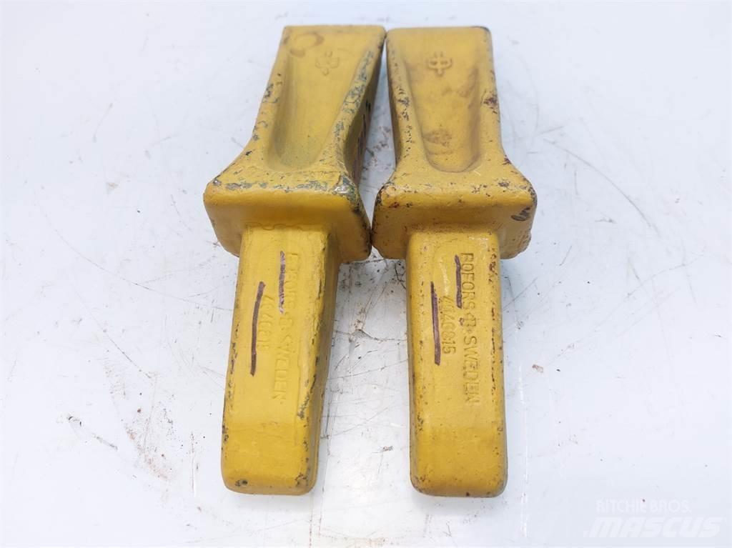 John Deere 1063 Skuffer