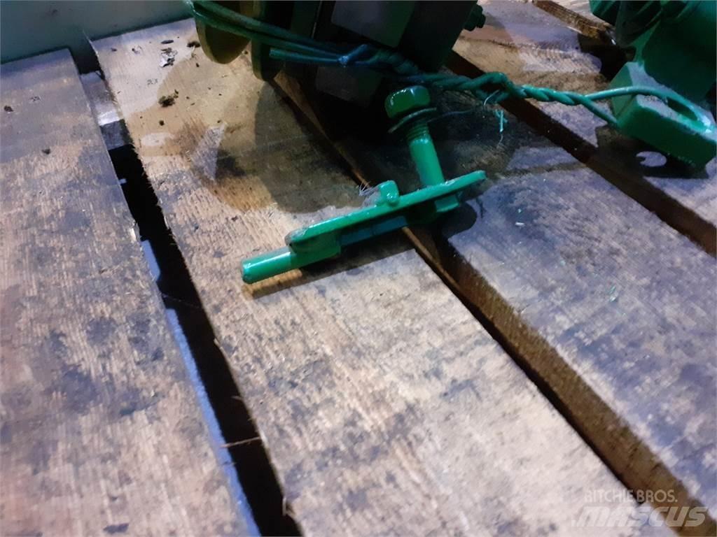 John Deere 1075 Skurtresker tilbehør