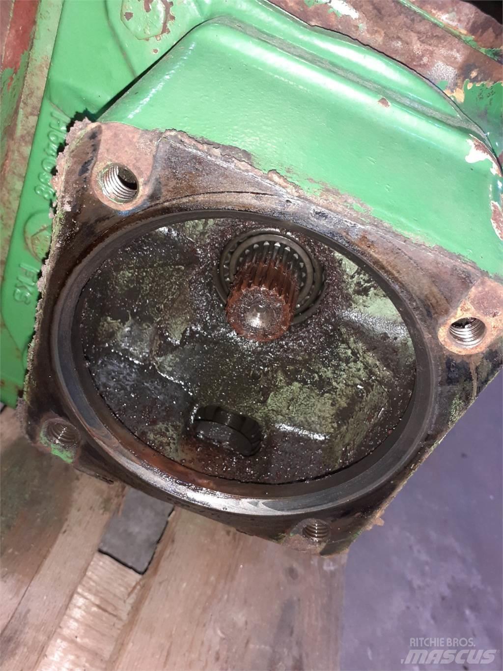 John Deere 1075 Girkasse