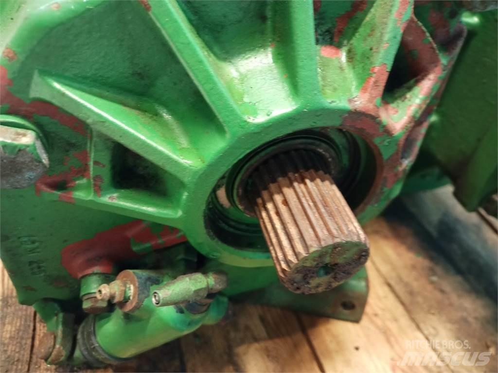 John Deere 1075 Girkasse