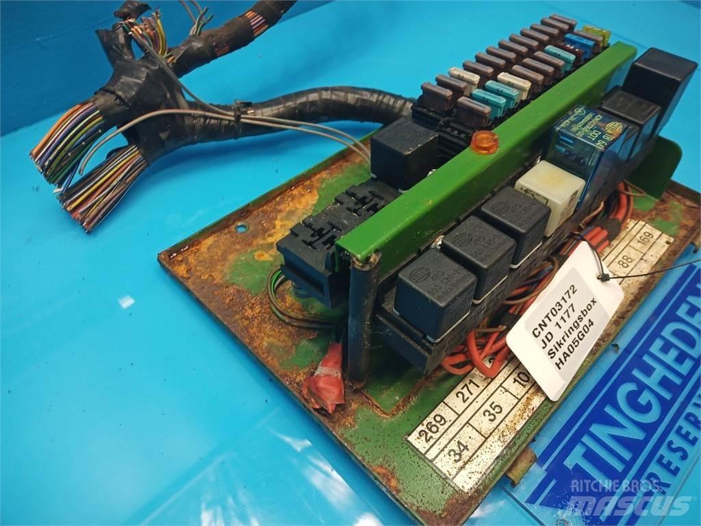 John Deere 1177 Lys - Elektronikk