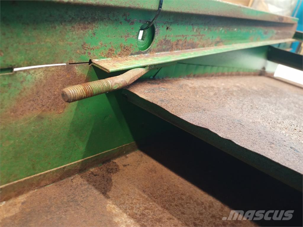 John Deere 2054 Sand- og saltspredere