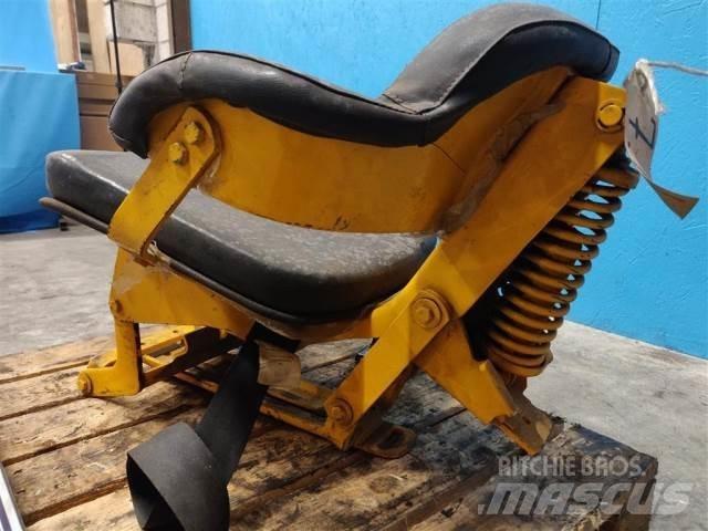 John Deere 310 Førerhus og Interiør