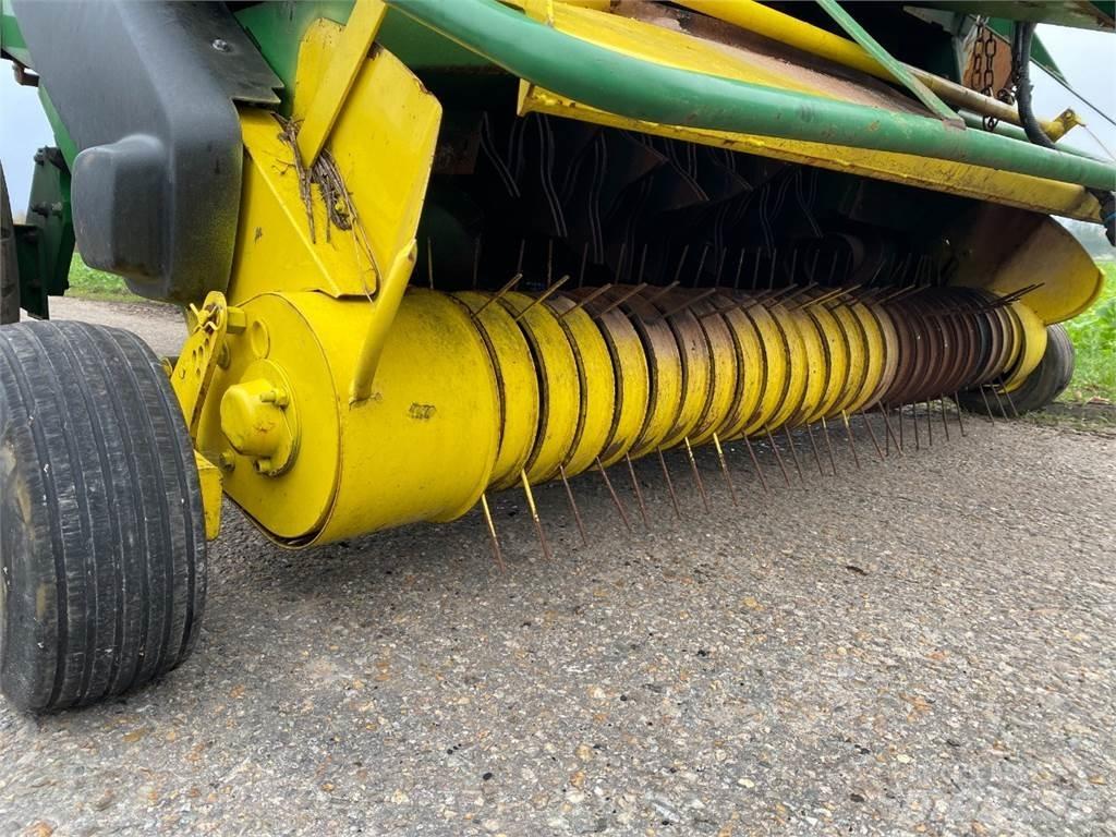 John Deere 592 Rundballepresser