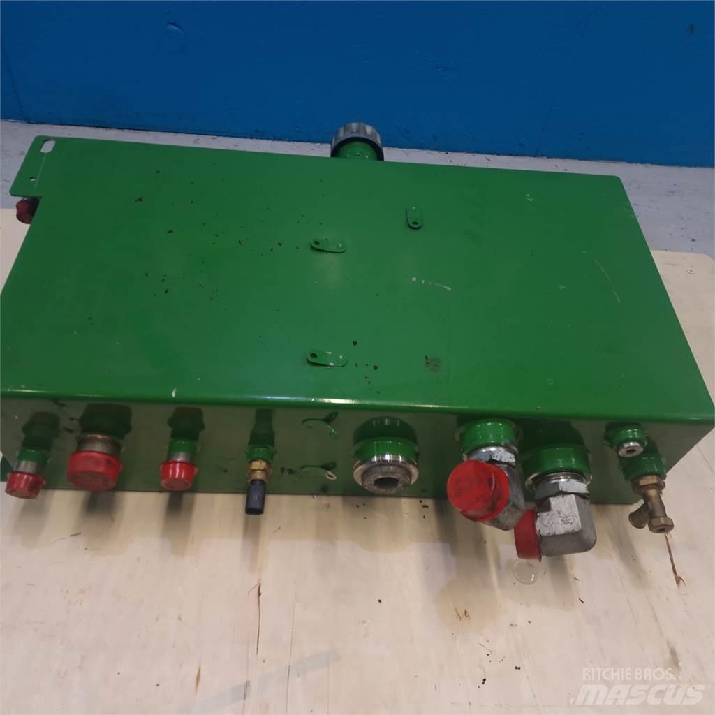 John Deere S670 Hydraulikk