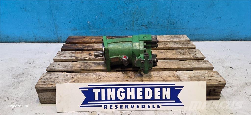 John Deere S690 Hydraulikk