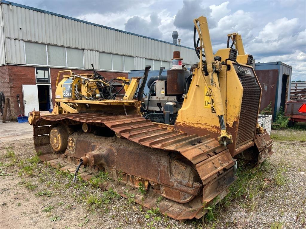 Komatsu D65PX-15 Dozere Beltegående