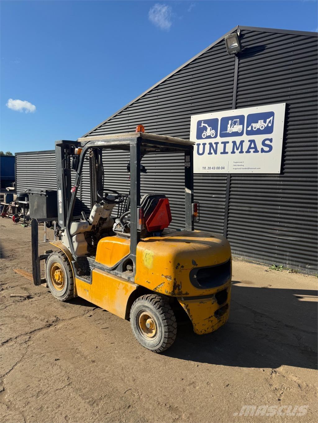 Komatsu FD25 Diesel Trucker