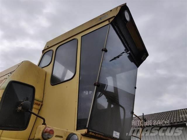 New Holland 1550 Førerhus og Interiør