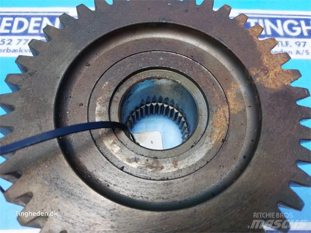 New Holland 8870 Girkasse