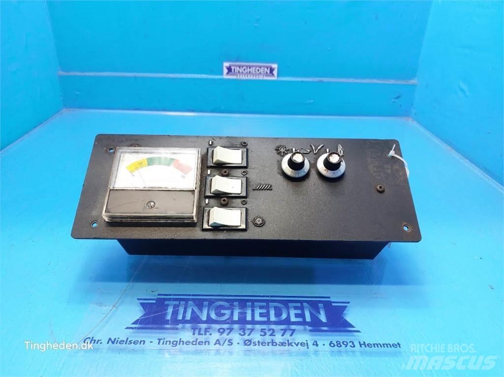 New Holland TF44 Lys - Elektronikk