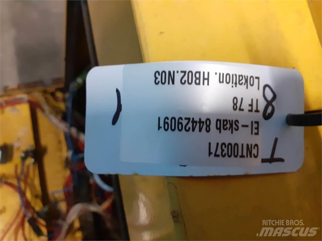 New Holland TF78 Lys - Elektronikk