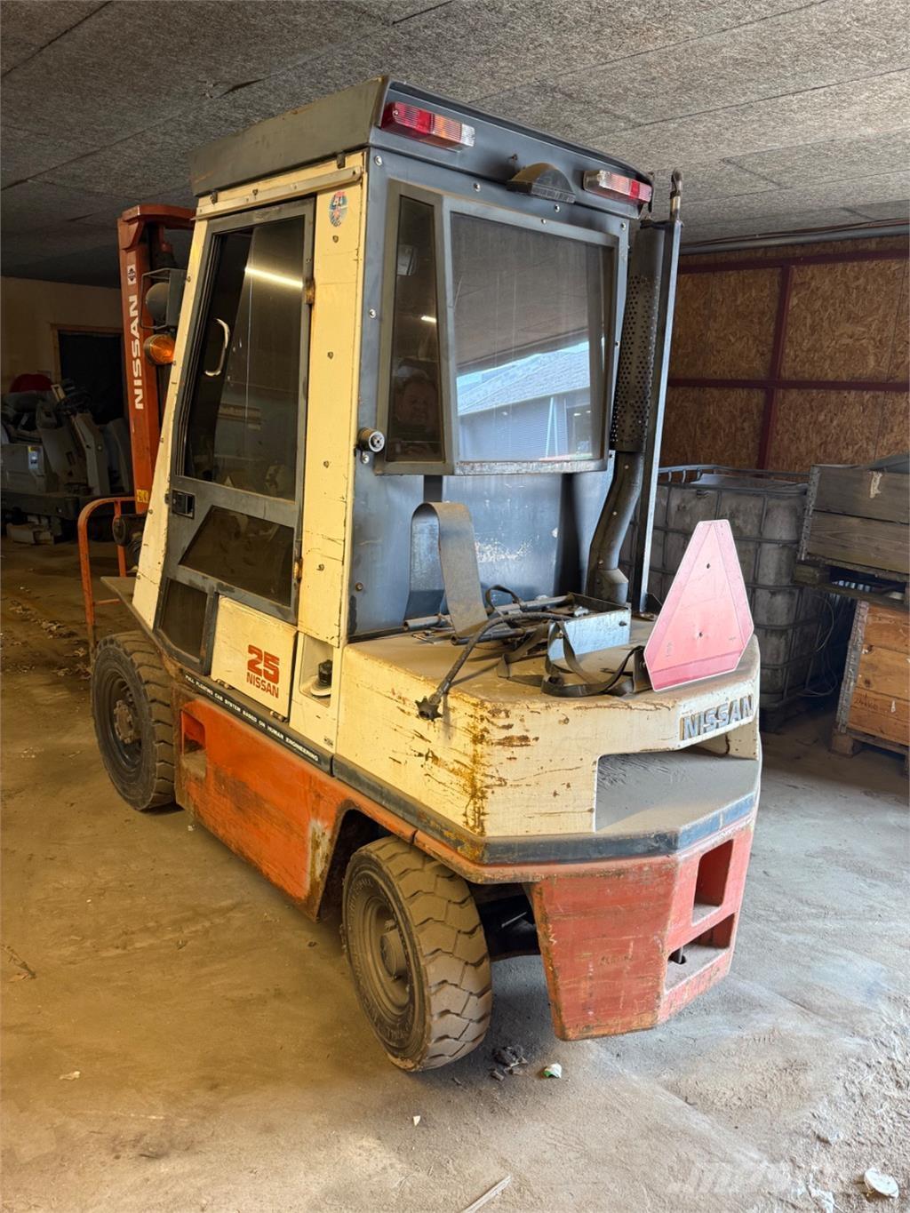 Nissan FG25 Propan trucker