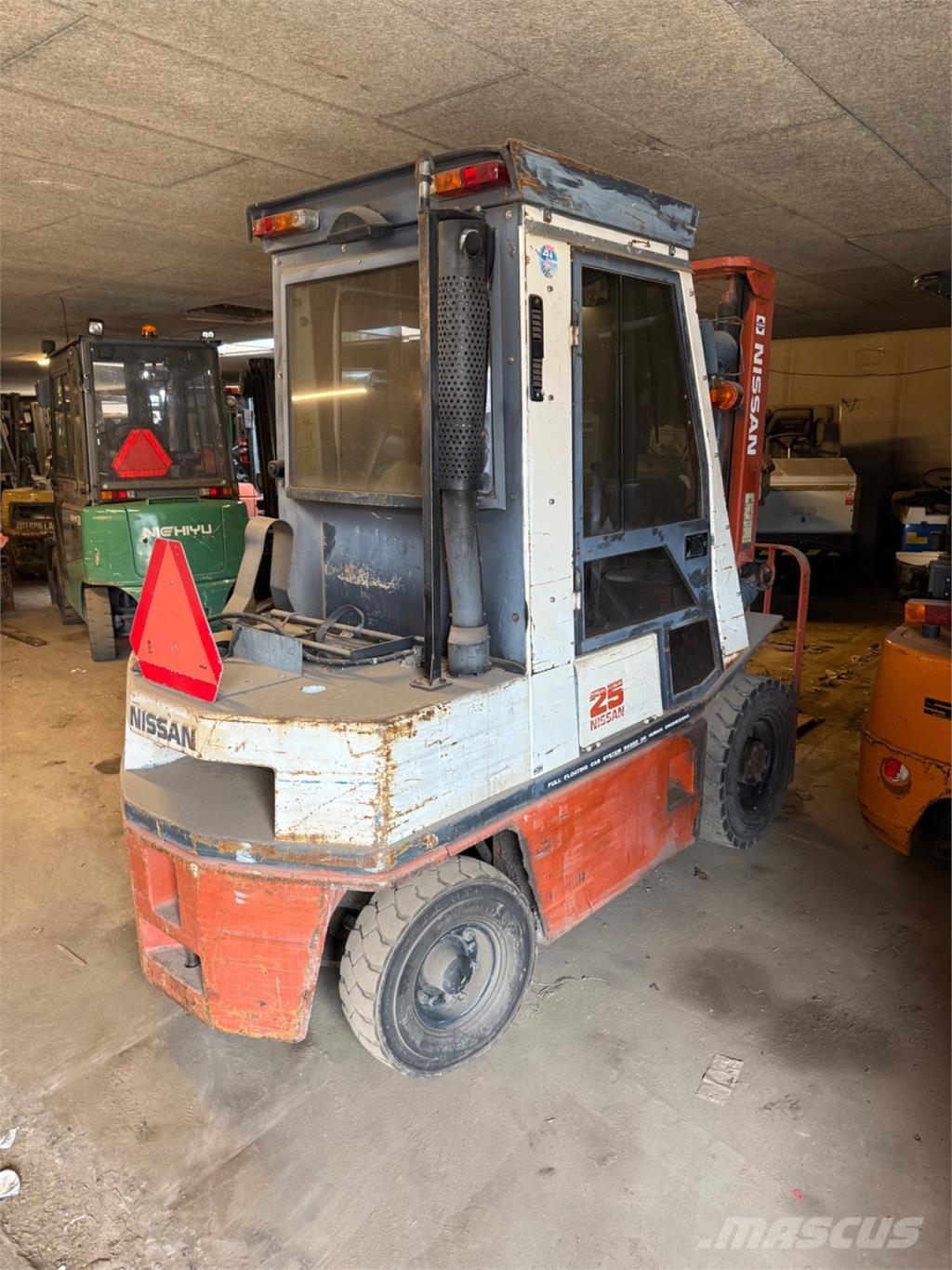 Nissan FG25 Propan trucker