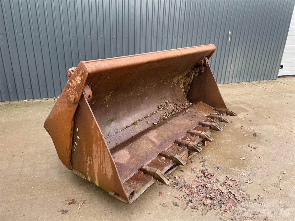  Skovl Kniver