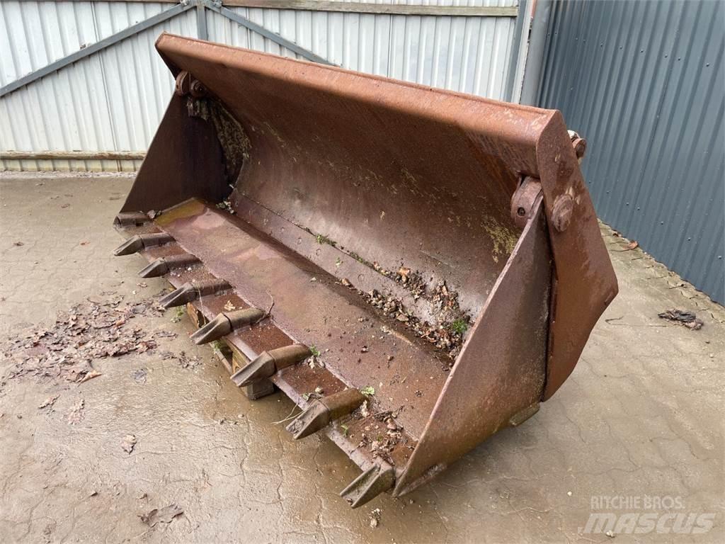  Skovl Kniver
