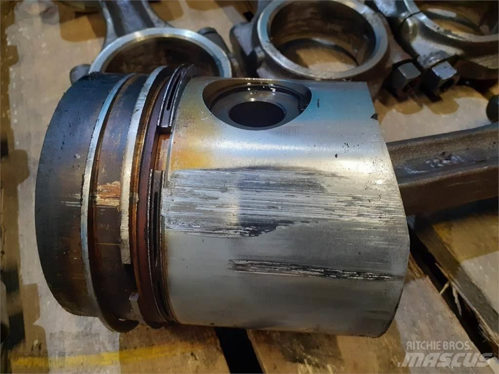 Valmet 411DL Motorer