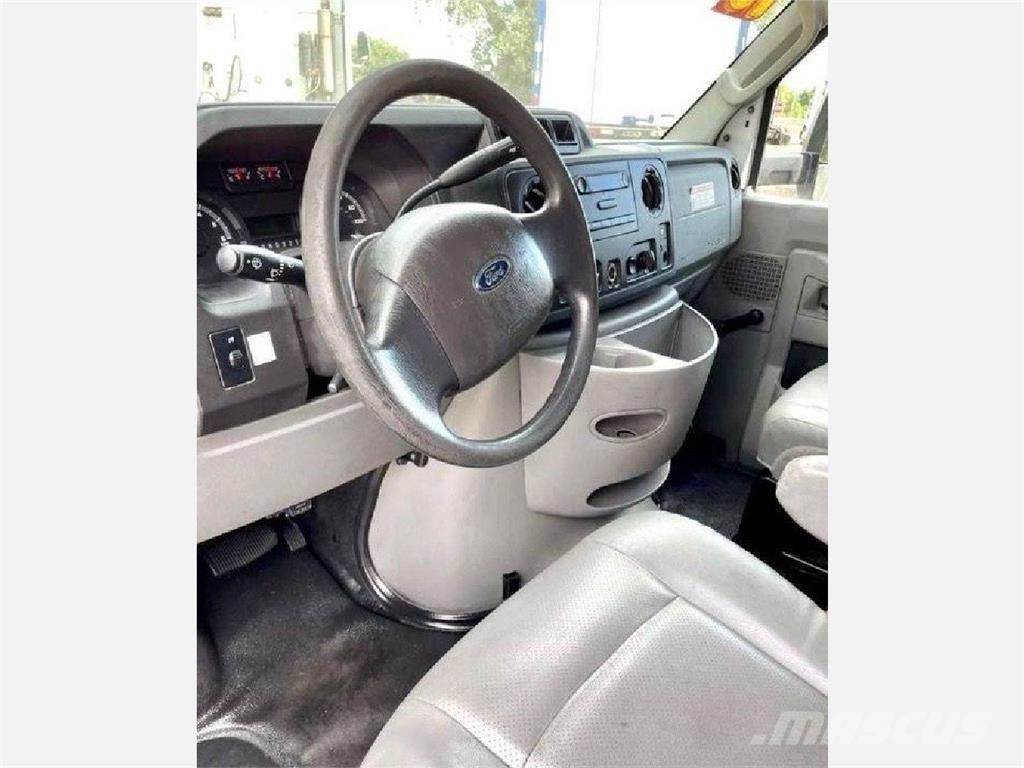 Ford E-350 Skapbiler