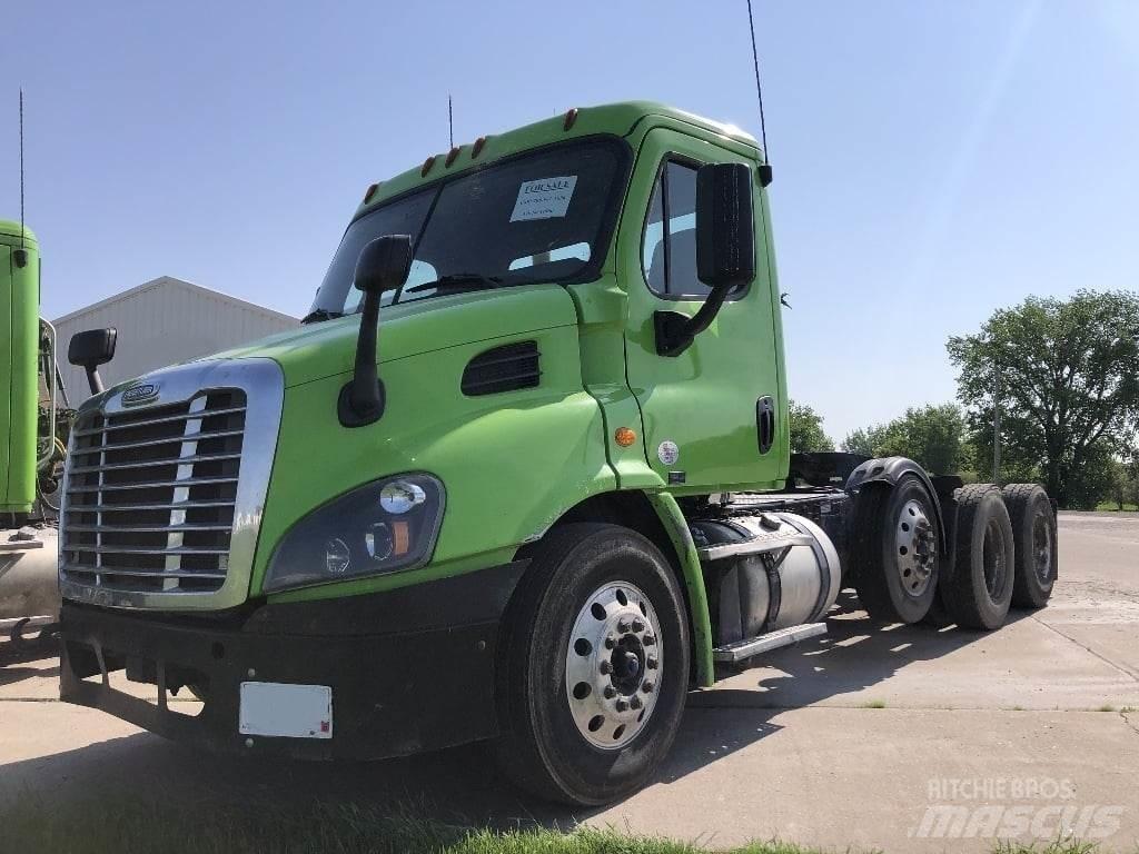 Freightliner CA113 Trekkvogner
