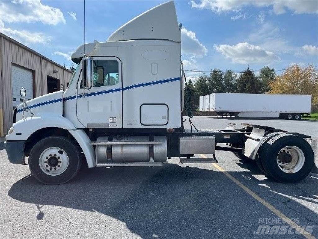 Freightliner CL112 Trekkvogner