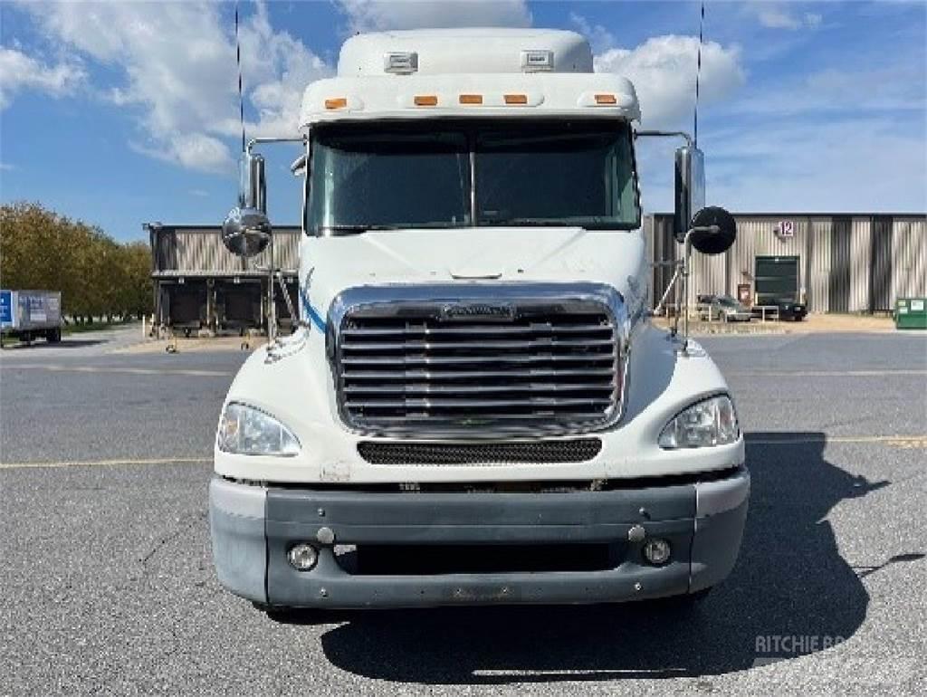 Freightliner CL112 Trekkvogner
