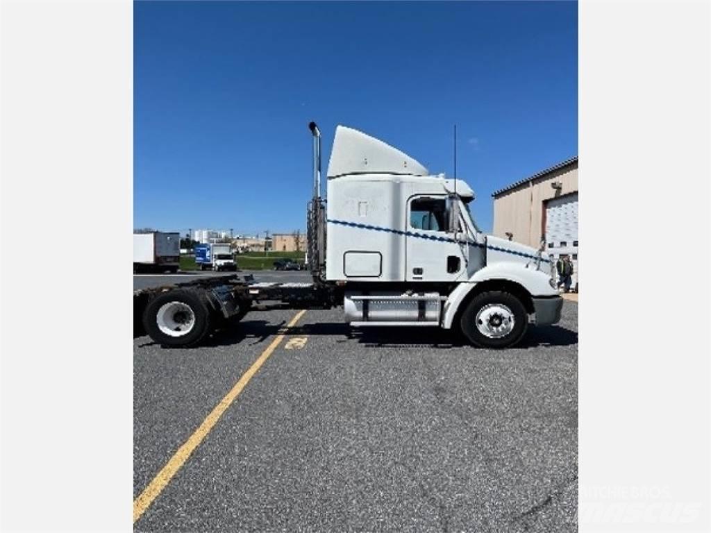 Freightliner CL112G Trekkvogner