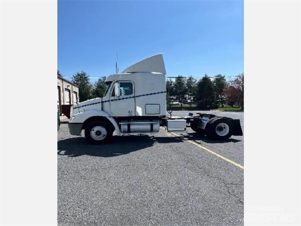 Freightliner CL112G Trekkvogner
