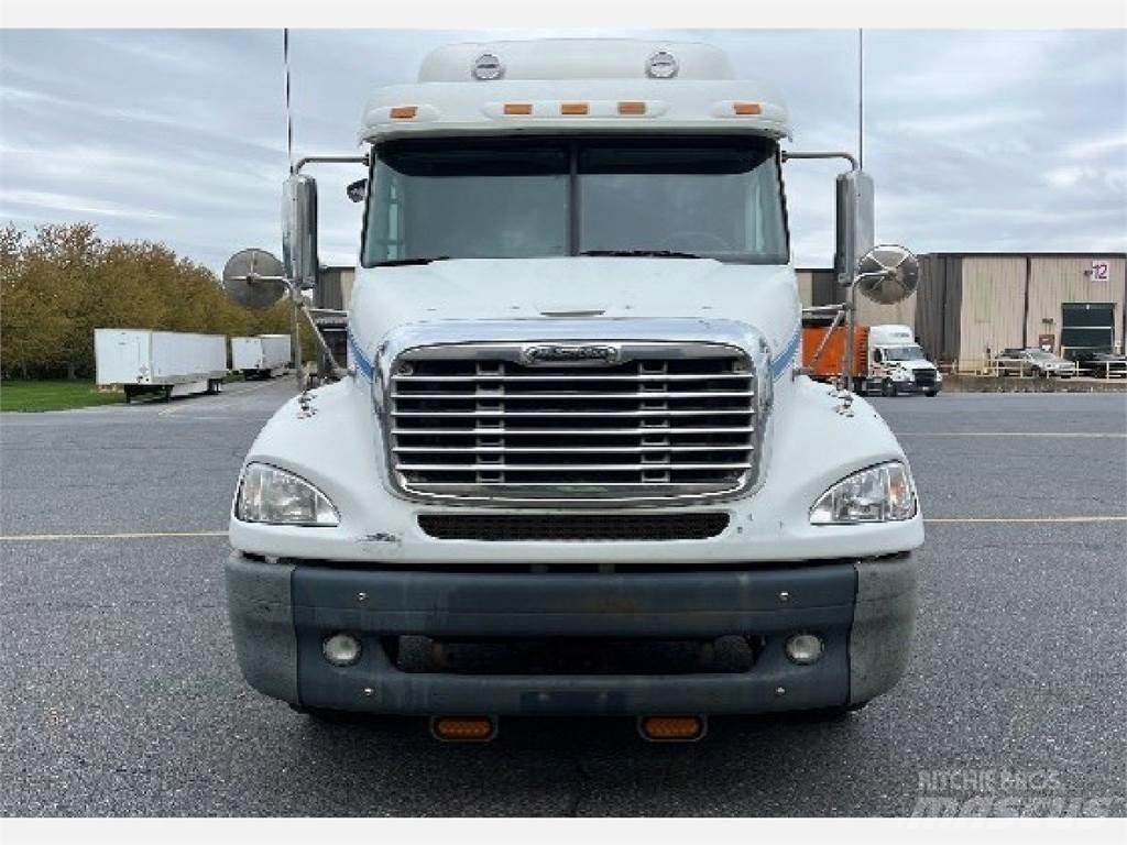 Freightliner CL112G Trekkvogner